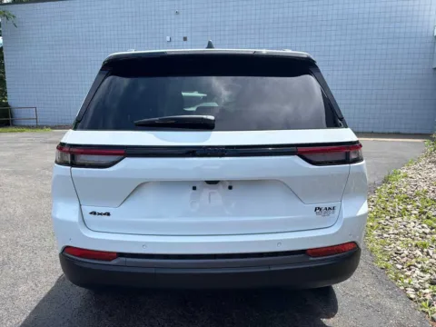More photos of 2026 Jeep Grand Cherokee Laredo Altitude at Peake Chrysler Dodge Jeep Ram Fiat, NY