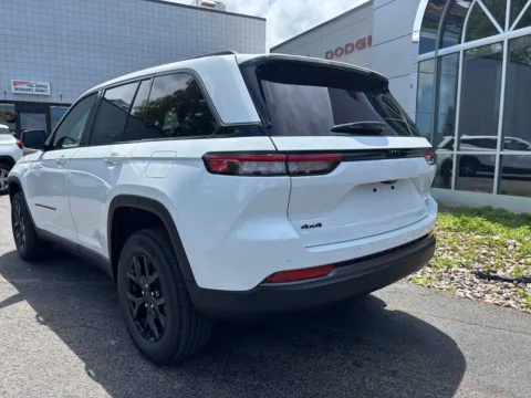 More photos of 2026 Jeep Grand Cherokee Laredo Altitude at Peake Chrysler Dodge Jeep Ram Fiat, NY