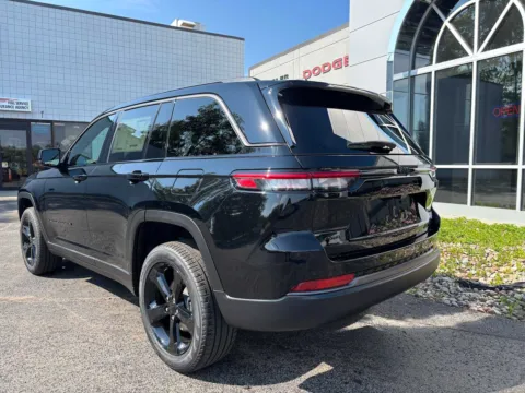 More photos of 2026 Jeep Grand Cherokee Limited at Peake Chrysler Dodge Jeep Ram Fiat, NY