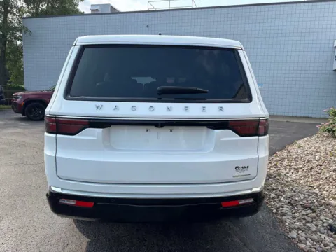 More photos of 2024 Jeep Wagoneer Series II at Peake Chrysler Dodge Jeep Ram Fiat, NY