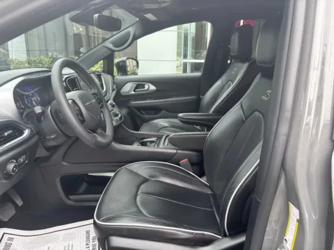 Photos of 2025 Chrysler Pacifica Limited for sale in Sodus, NY at Peake Chrysler Dodge Jeep Ram Fiat