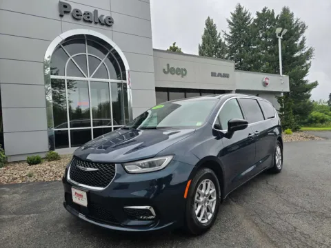 Blue 2025 Chrysler Pacifica Select for sale in Sodus, NY