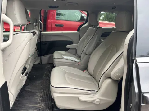 More photos of 2020 Chrysler Pacifica Hybrid Limited at Peake Chrysler Dodge Jeep Ram Fiat, NY