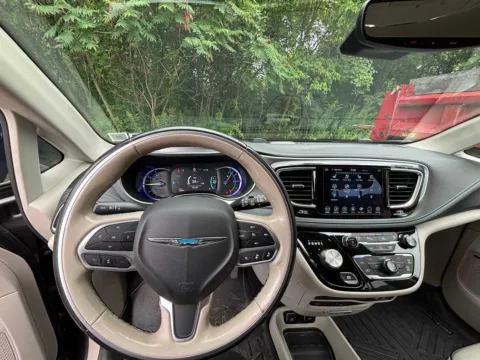 More photos of 2020 Chrysler Pacifica Hybrid Limited at Peake Chrysler Dodge Jeep Ram Fiat, NY