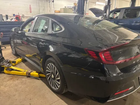 More photos of 2021 Hyundai Sonata Hybrid Limited at Peake Chrysler Dodge Jeep Ram Fiat, NY