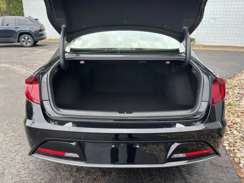 More photos of 2021 Hyundai Sonata Hybrid Limited at Peake Chrysler Dodge Jeep Ram Fiat, NY