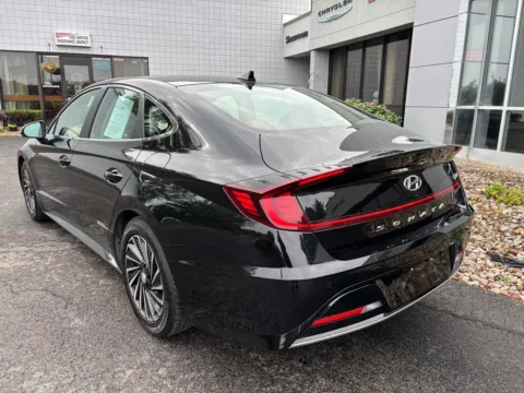 More photos of 2021 Hyundai Sonata Hybrid Limited at Peake Chrysler Dodge Jeep Ram Fiat, NY