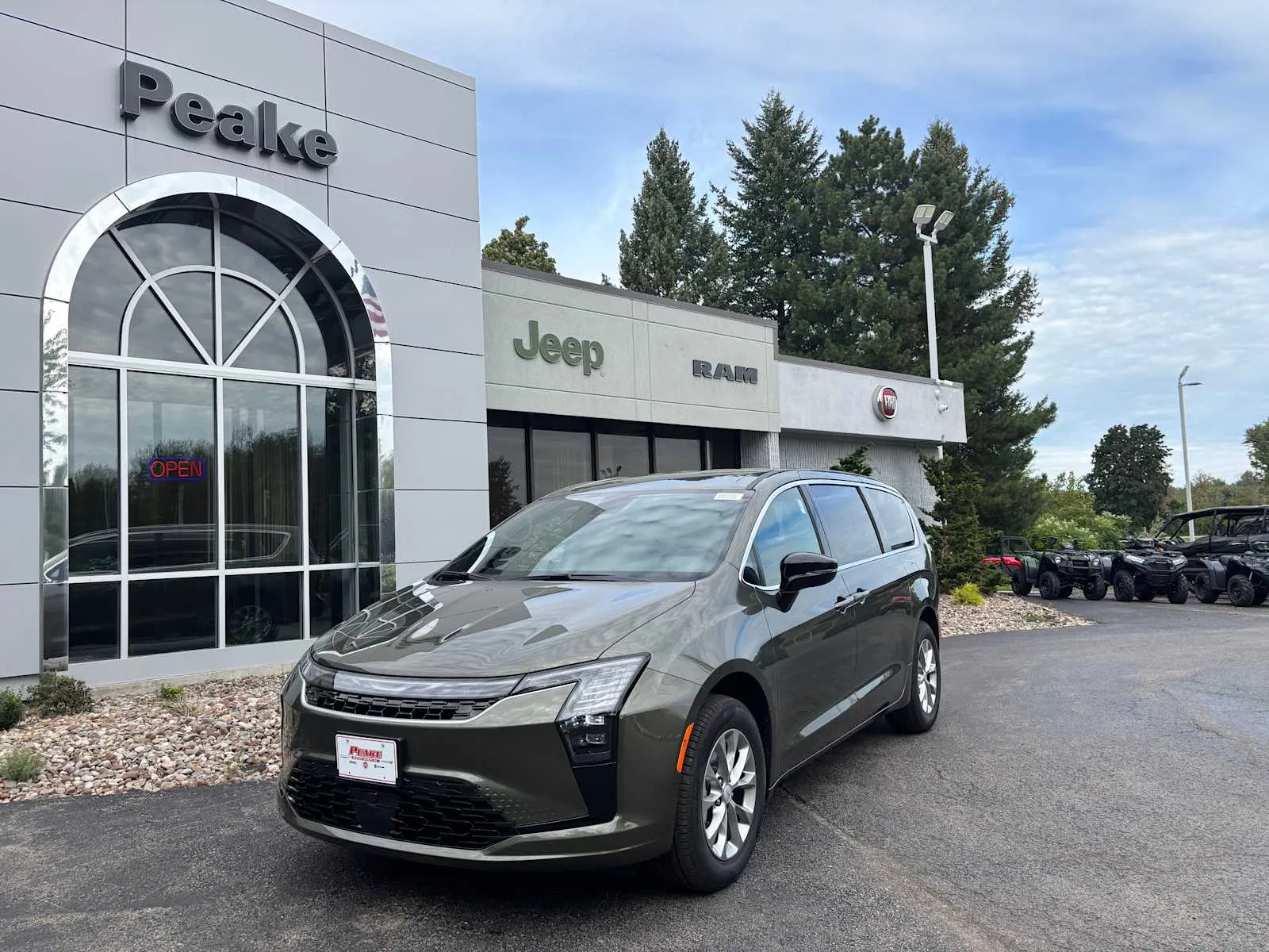 2027 Chrysler Pacifica Select