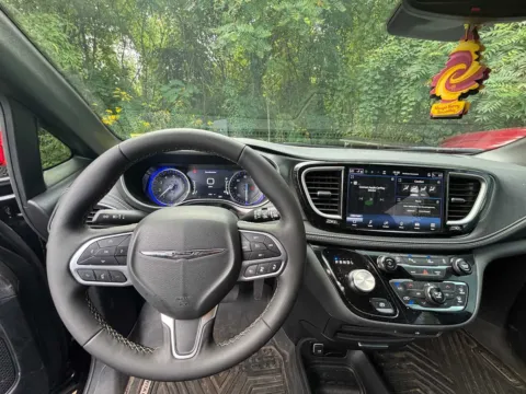 More photos of 2026 Chrysler Pacifica Select at Peake Chrysler Dodge Jeep Ram Fiat, NY