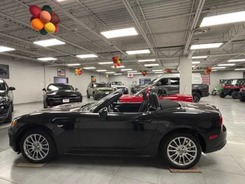 More photos of 2017 FIAT 124 Spider Classica at Peake Chrysler Dodge Jeep Ram Fiat, NY