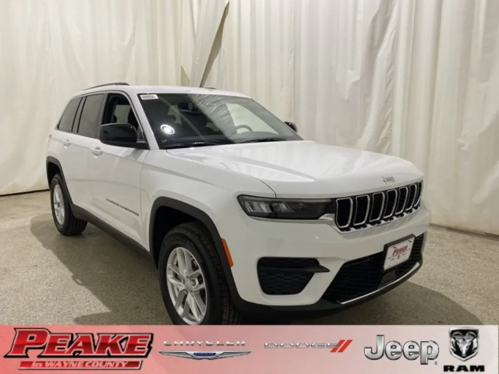 2023 Jeep Grand Cherokee Laredo for sale in Sodus, NY
