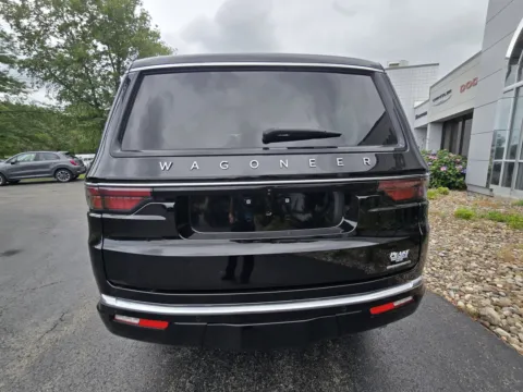 More photos of 2024 Jeep Wagoneer Series III at Peake Chrysler Dodge Jeep Ram Fiat, NY