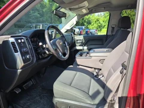 More photos of 2019 Chevrolet Silverado 1500 LD LT at Peake Chrysler Dodge Jeep Ram Fiat, NY