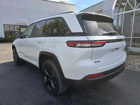 More photos of 2023 Jeep Grand Cherokee Altitude at Peake Chrysler Dodge Jeep Ram Fiat, NY