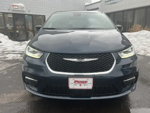 Photos of 2025 Chrysler Pacifica Select for sale in Sodus, NY at Peake Chrysler Dodge Jeep Ram Fiat