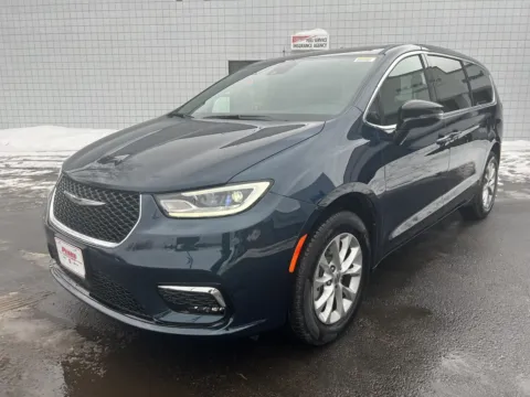 Another view of 2025 Chrysler Pacifica Select for sale in Sodus, NY at Peake Chrysler Dodge Jeep Ram Fiat