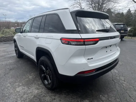 More photos of 2025 Jeep Grand Cherokee Altitude X at Peake Chrysler Dodge Jeep Ram Fiat, NY