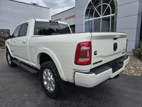 More photos of 2019 Ram 3500 Laramie at Peake Chrysler Dodge Jeep Ram Fiat, NY