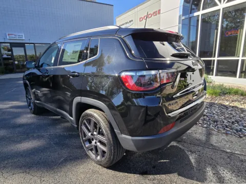 More photos of 2025 Jeep Compass Limited at Peake Chrysler Dodge Jeep Ram Fiat, NY