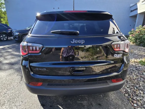 More photos of 2025 Jeep Compass Limited at Peake Chrysler Dodge Jeep Ram Fiat, NY