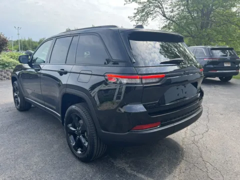 More photos of 2025 Jeep Grand Cherokee Limited at Peake Chrysler Dodge Jeep Ram Fiat, NY