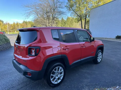 More photos of 2023 Jeep Renegade Latitude at Peake Chrysler Dodge Jeep Ram Fiat, NY
