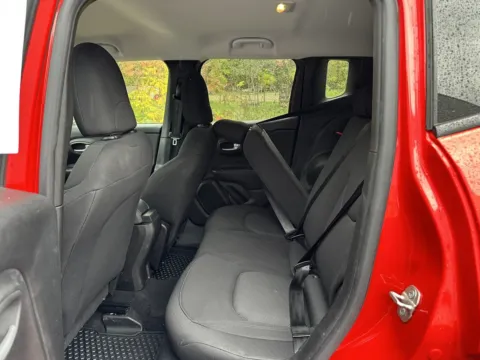 More photos of 2023 Jeep Renegade Latitude at Peake Chrysler Dodge Jeep Ram Fiat, NY