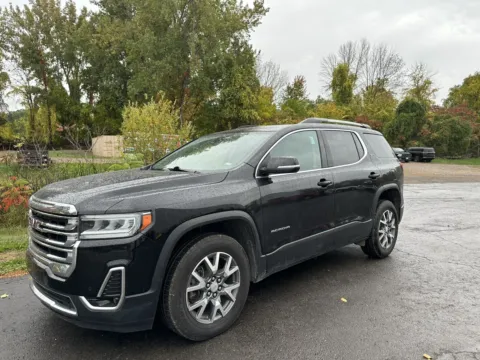 Black 2023 GMC Acadia SLT for sale in Sodus, NY
