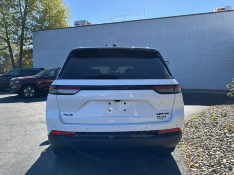 More photos of 2025 Jeep Grand Cherokee Limited at Peake Chrysler Dodge Jeep Ram Fiat, NY