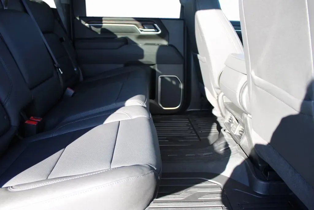 2026 GMC Sierra 3500HD SLT - Photo 25