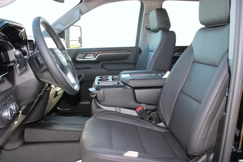 2026 GMC Sierra 3500HD SLT - Photo 9