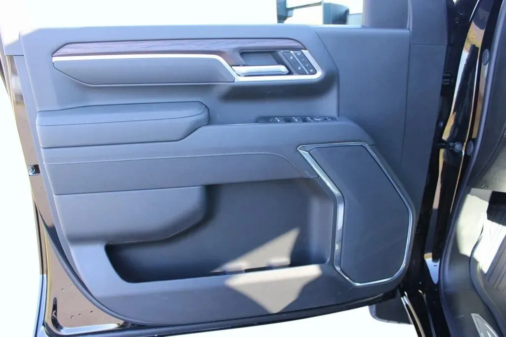 2026 GMC Sierra 3500HD SLT - Photo 10