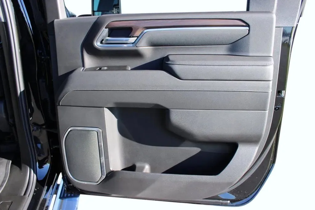 2026 GMC Sierra 3500HD SLT - Photo 24