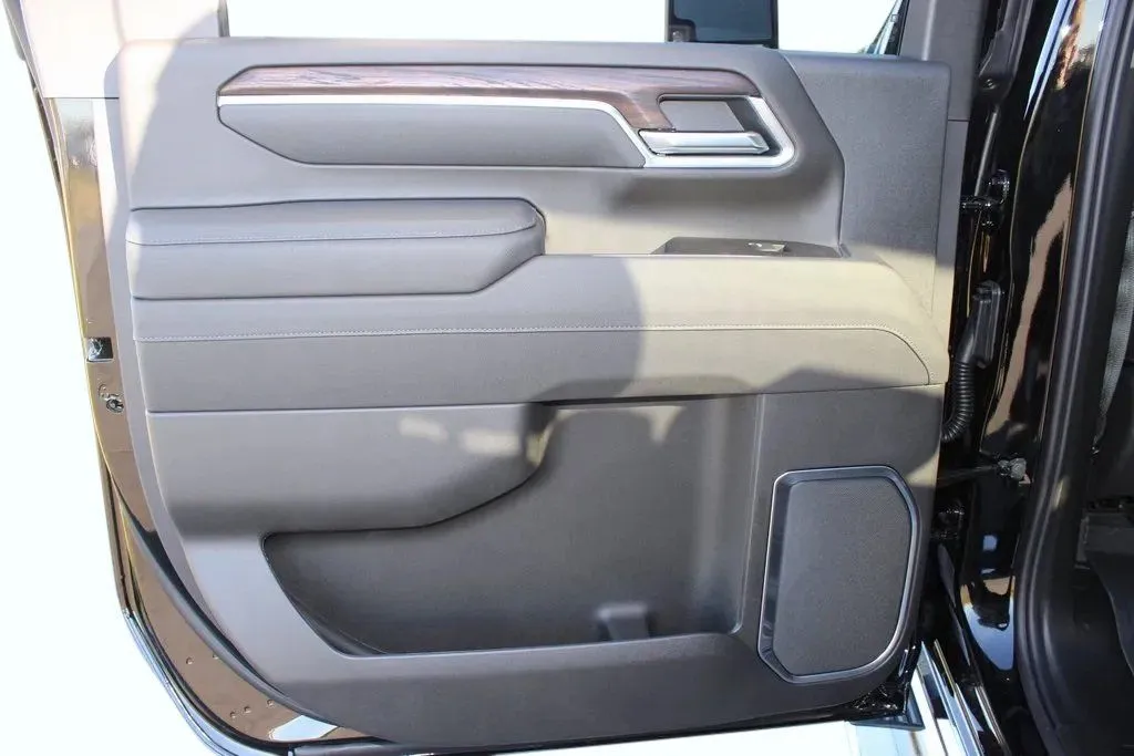 2026 GMC Sierra 3500HD SLT - Photo 28