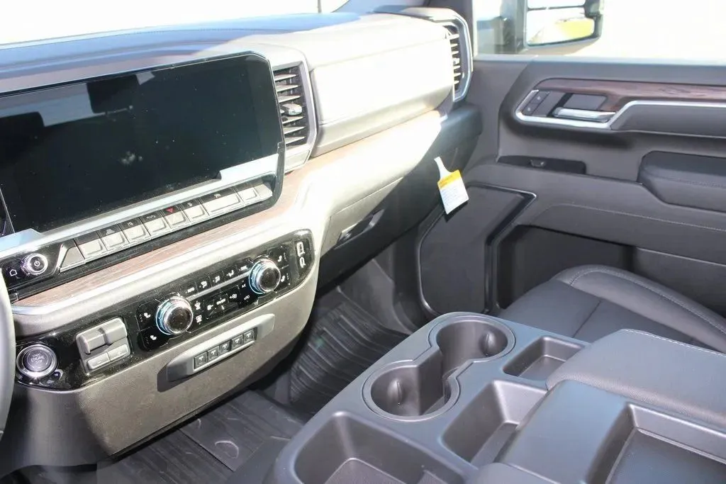 2026 GMC Sierra 3500HD SLT - Photo 15
