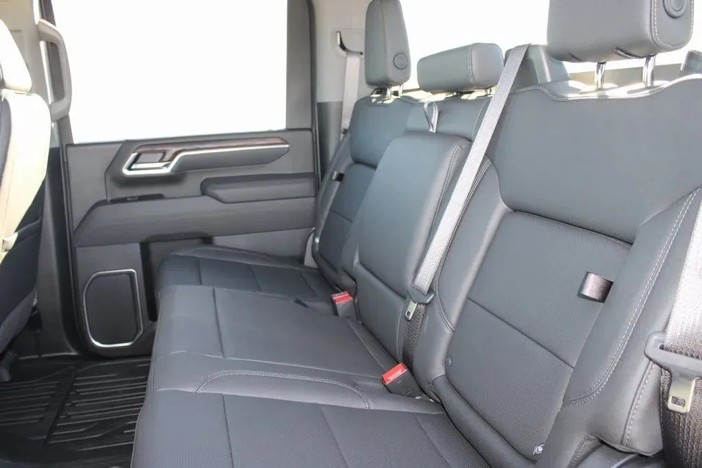 2026 GMC Sierra 3500HD SLT - Photo 30