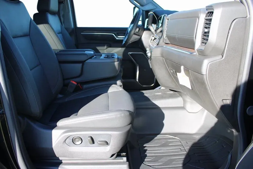 2026 GMC Sierra 3500HD SLT - Photo 18