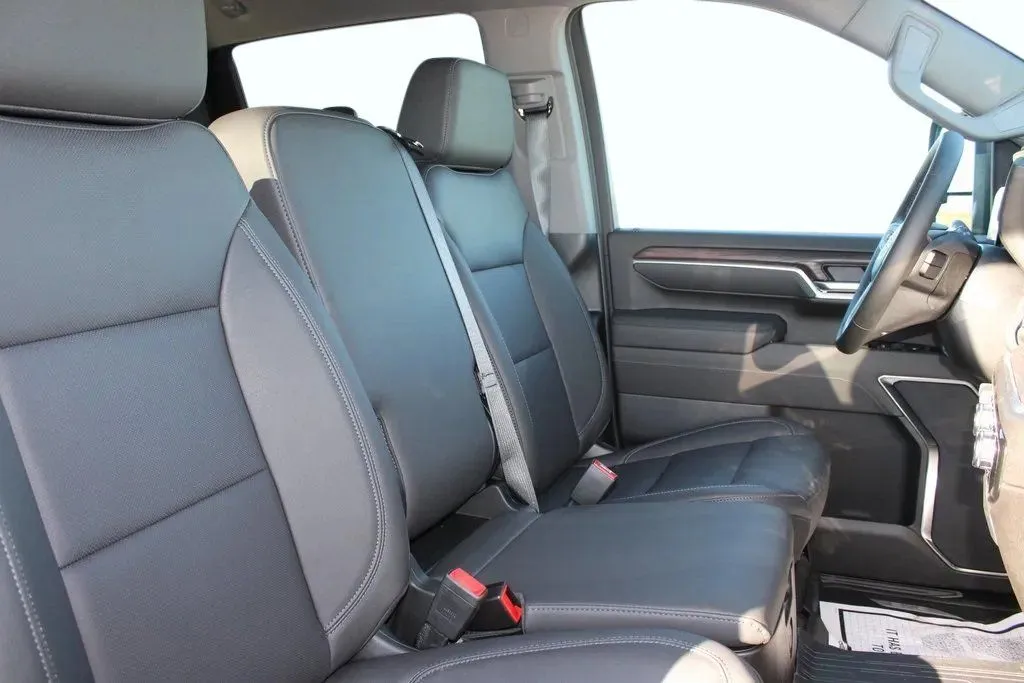 2026 GMC Sierra 3500HD SLT - Photo 21