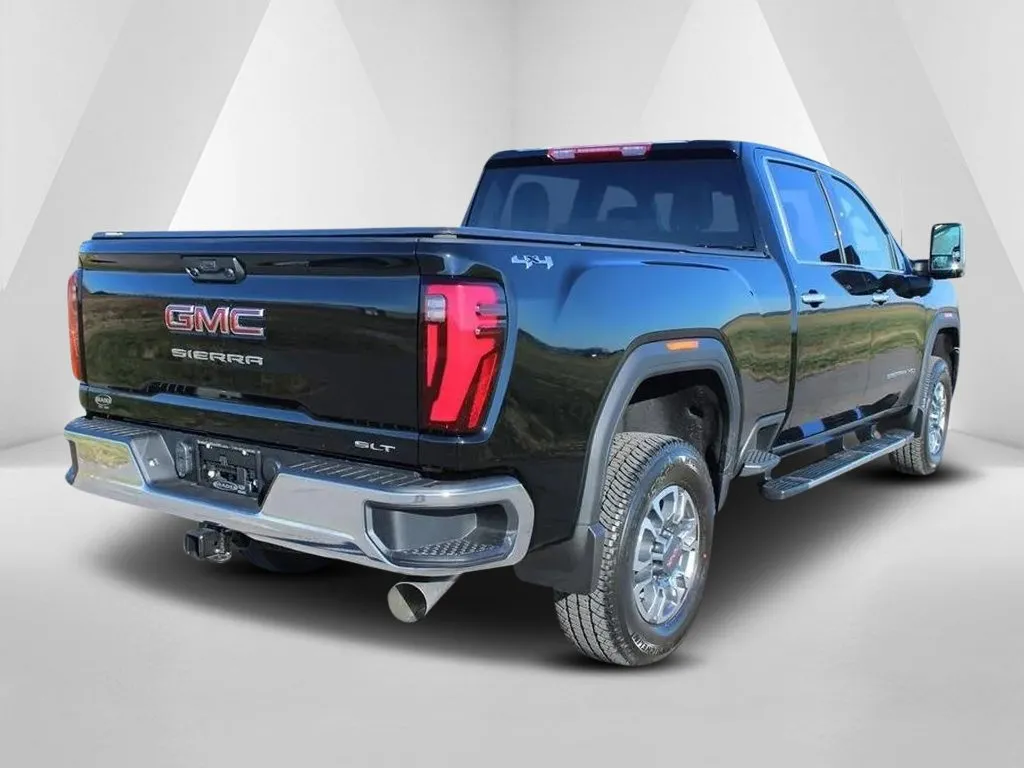 GMC Sierra photo 7