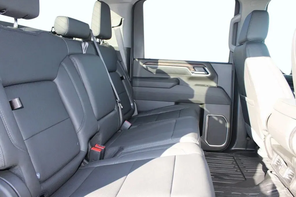 2026 GMC Sierra 3500HD SLT - Photo 26