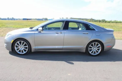 More photos of 2016 Lincoln MKZ Hybrid at Braden Cadillac GMC, OH