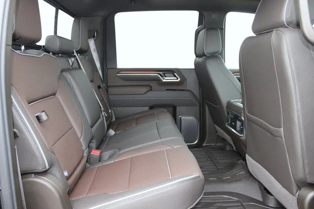 2026 GMC Sierra 3500HD Denali - Photo 23
