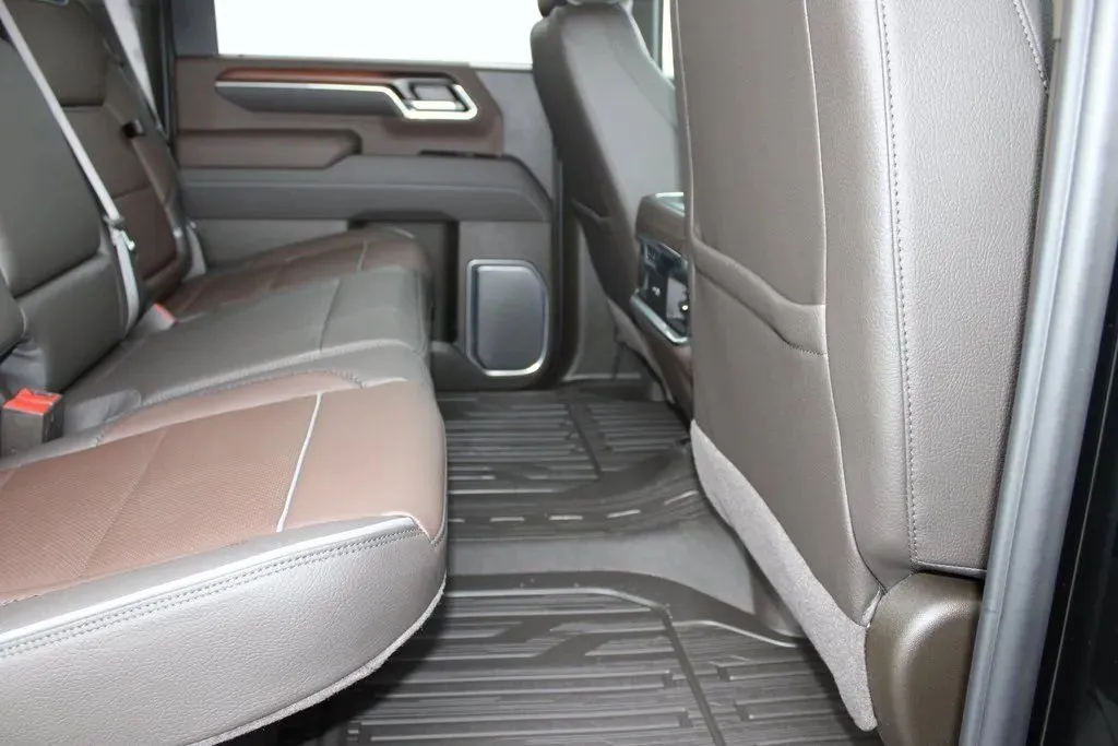 2026 GMC Sierra 3500HD Denali - Photo 25
