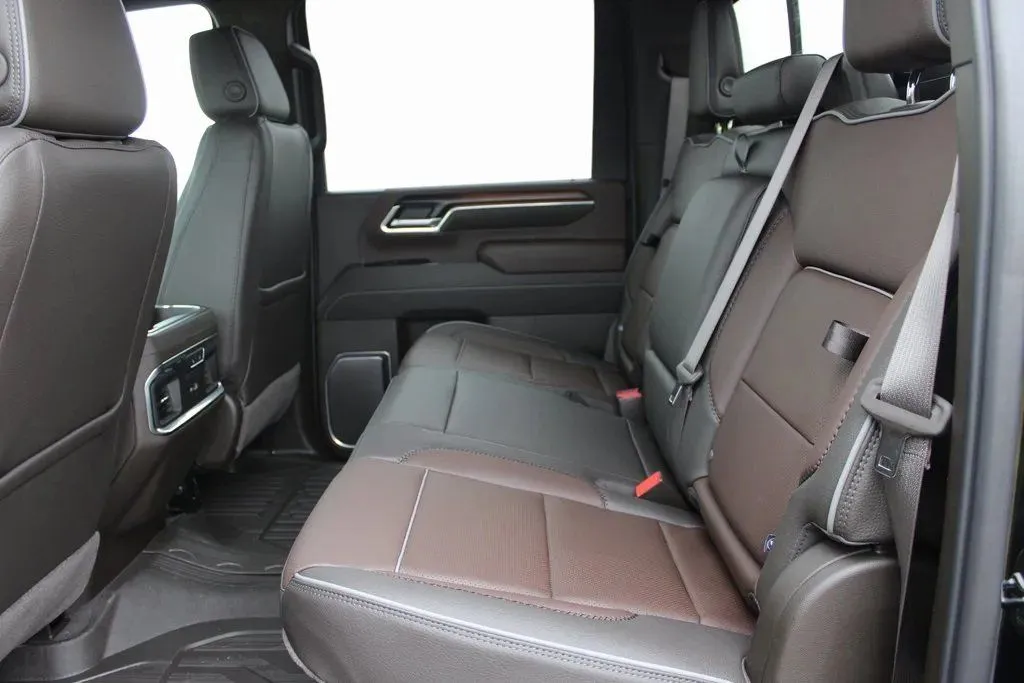 2026 GMC Sierra 3500HD Denali - Photo 27