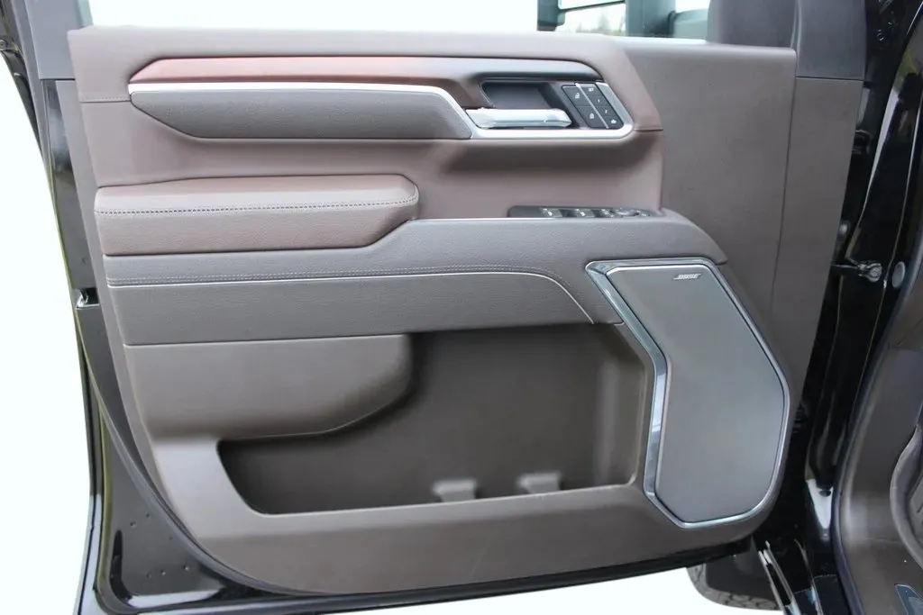 GMC Sierra photo 10