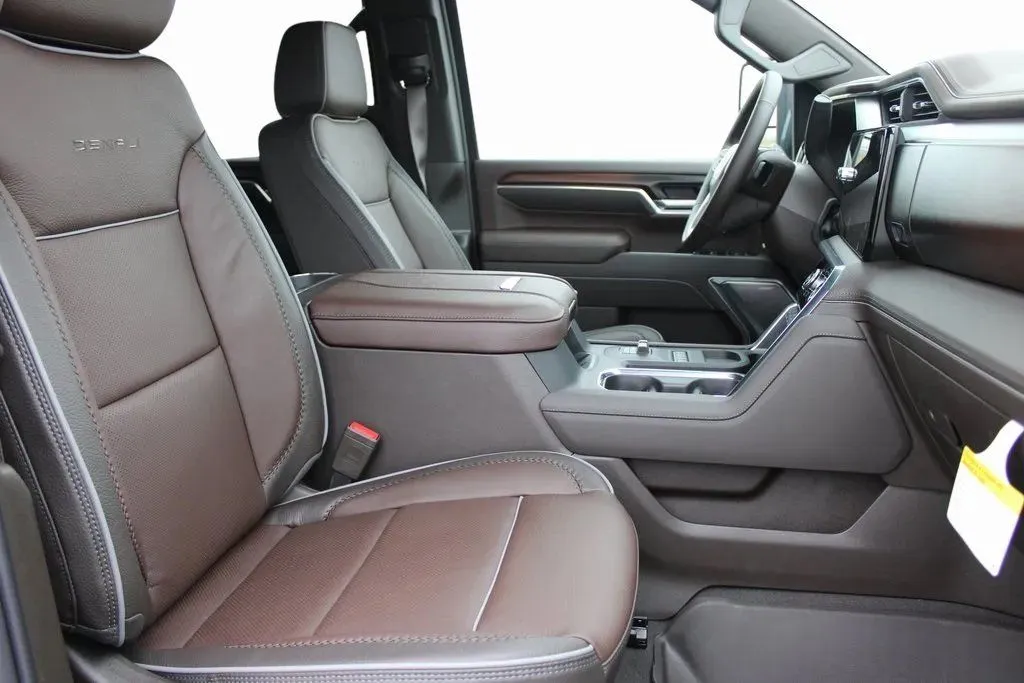 2026 GMC Sierra 3500HD Denali - Photo 22