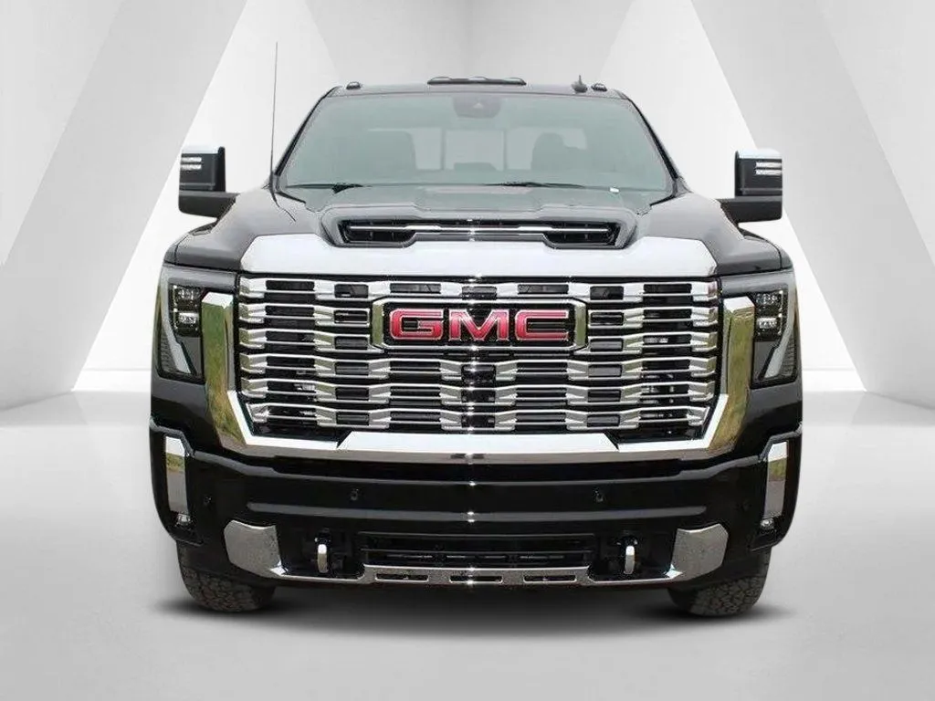 2026 GMC Sierra 3500HD Denali - Photo 2