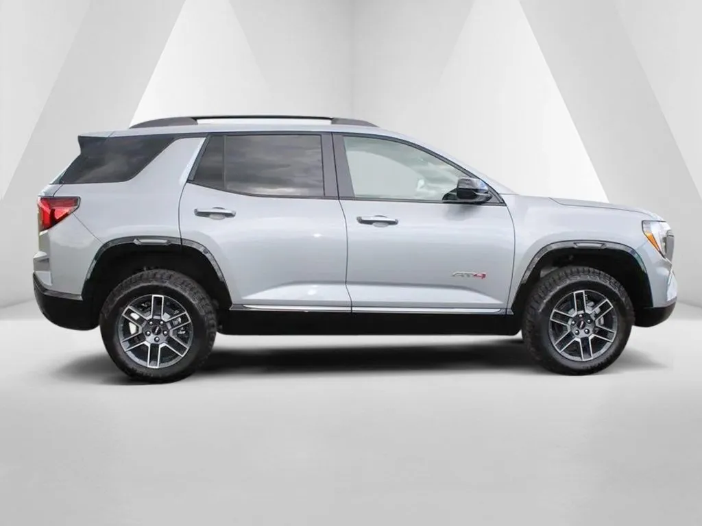GMC Terrain photo 8