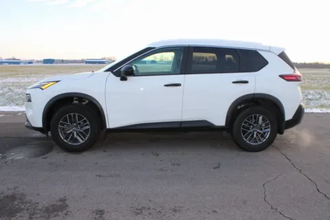 More photos of 2023 Nissan Rogue S at Braden Cadillac GMC, OH