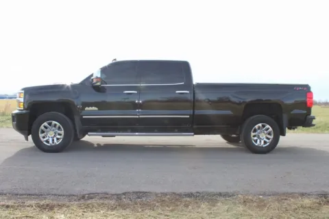 More photos of 2019 Chevrolet Silverado 3500HD High Country at Braden Cadillac GMC, OH